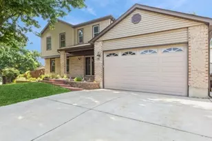 1029 Rain Tree Dr, Bolingbrook, IL 60440 - Photo 1