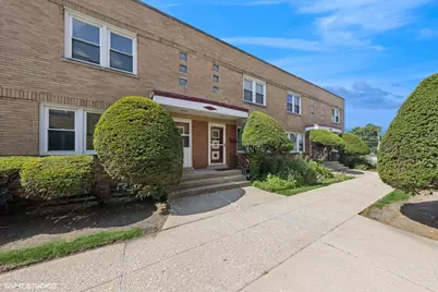 221 S Maple Avenue #C, Oak Park, IL 60302 - Photo 1