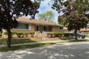 32 Elizabeth St, Calumet City, IL 60409 - Photo 1