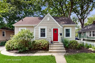 1044 Chestnut St, Deerfield, IL 60015 - Photo 1