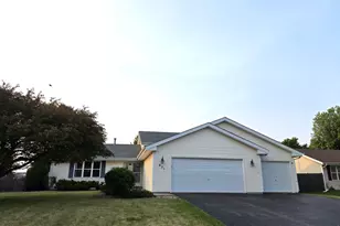 631 Angelica Ln, Roscoe, IL 61073 - Photo 1