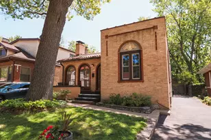 1729 W Beverly Glen Pkwy, Chicago, IL 60643 - Photo 1