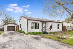 431 Montrose Dr, Romeoville, IL 60446 - Photo 1
