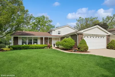 2734 N Dryden Place, Arlington Heights, IL 60004 - Photo 1