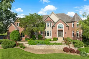 5N481 E Lakeview Cir, Saint Charles, IL 60175 - Photo 1