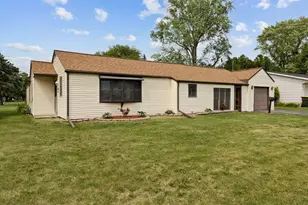 510 S Sycamore St, Genoa, IL 60135 - Photo 1