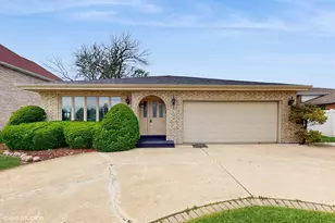 9138 Greenwood Ave, Des Plaines, IL 60016 - Photo 1