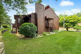 2901 Acorn Dr, Freeport, IL 61032 - Photo 1