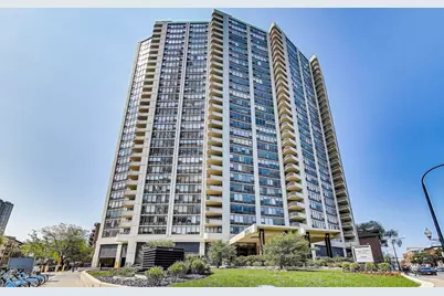 3930 N Pine Grove Avenue #802, Chicago, IL 60613 - Photo 1