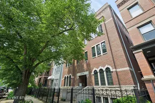 2338 W Roscoe St, Chicago, IL 60618 - Photo 1