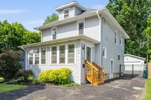 721 S Batavia Ave, Batavia, IL 60510 - Photo 1