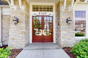 8 E Kennedy Ln, Hinsdale, IL 60521 - Photo 1