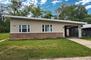 304 Shawnee St, Park Forest, IL 60466 - Photo 1