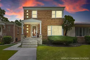 6153 N Harding Ave, Chicago, IL 60659 - Photo 1