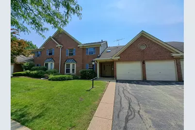 106 Stirling Lane #V2, Schaumburg, IL 60194 - Photo 1