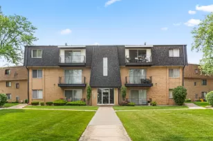 4829 W 109th St, Oak Lawn, IL 60453 - Photo 1