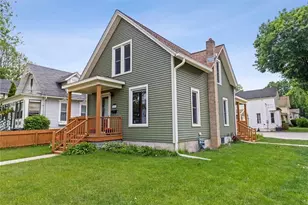 403 E 4th St, Belvidere, IL 61008 - Photo 1