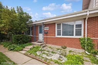 7035 W Greenleaf Street, Niles, IL 60714 - Photo 1