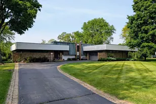 29W261 Iroquois Ct S, Warrenville, IL 60555 - Photo 1