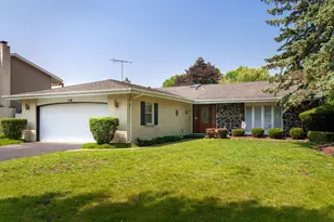 1128 N King Charles Ct, Palatine, IL 60067 - Photo 1