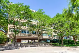 2028 St Johns Ave, Highland Park, IL 60035 - Photo 1