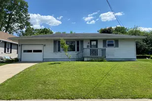 949 W Cleveland St, Freeport, IL 61032 - Photo 1