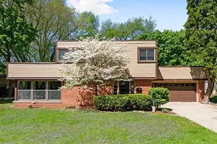 225 S Gladstone Ave, Aurora, IL 60506 - Photo 1