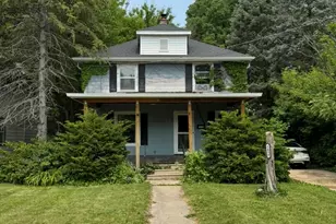 1438 Jackson St, Rockford, IL 61107 - Photo 1