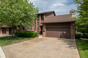 1221 Beau Dr, Park Ridge, IL 60068 - Photo 1