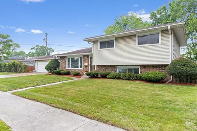 15240 Woodlawn Avenue, Dolton, IL 60419 - Photo 1