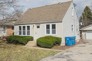 9729 S 81st Ave, Palos Hills, IL 60465 - Photo 1