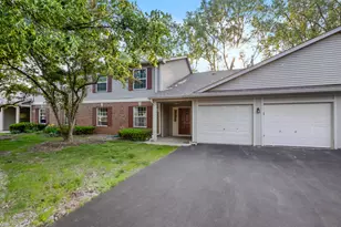 1022 Chaucer Ct, Elgin, IL 60120 - Photo 1