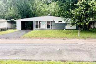 15309 Parkside Dr, Markham, IL 60428 - Photo 1