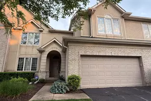 49 Beaconsfield Ct, Lincolnshire, IL 60069 - Photo 1