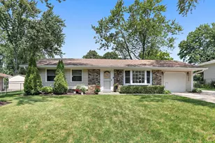 1500 Princeton Ln, Schaumburg, IL 60193 - Photo 1