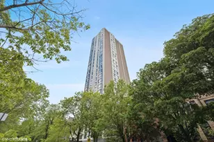 1530 N Dearborn Pkwy, Chicago, IL 60610 - Photo 1