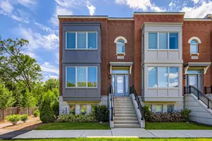 1249 Gateway Ct, Northbrook, IL 60062 - Photo 1