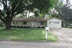 5280 S Harlan Dr, Rochelle, IL 61068 - Photo 1