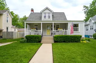 735 W Henry St, Pontiac, IL 61764 - Photo 1