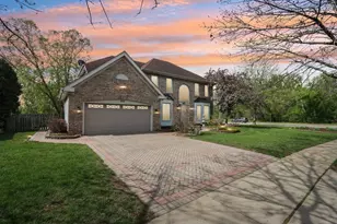 1337 E Thacker St, Schaumburg, IL 60173 - Photo 1