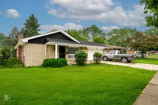 754 E 158th St, South Holland, IL 60473 - Photo 1