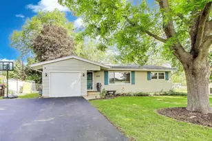 2906 Killarney Dr, Cary, IL 60013 - Photo 1