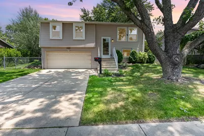 1262 N Kennedy Drive, Streamwood, IL 60107 - Photo 1