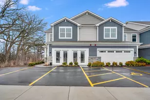 660 Cassia Ct, Crystal Lake, IL 60012 - Photo 1