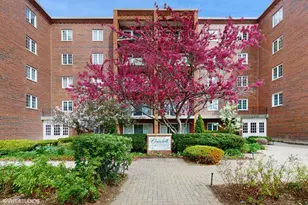 519 N Main St, Glen Ellyn, IL 60137 - Photo 1