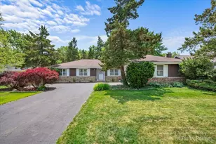 442 Kings Way, Mundelein, IL 60060 - Photo 1