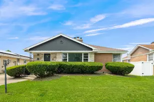 9210 S Mozart Ave, Evergreen Park, IL 60805 - Photo 1