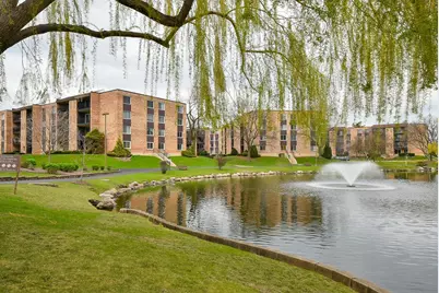 1103 S Hunt Club Drive #127, Mount Prospect, IL 60056 - Photo 1