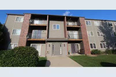 727 Elm Lane #206, Woodstock, IL 60098 - Photo 1