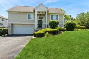 601 Cary Woods Cir, Cary, IL 60013 - Photo 1